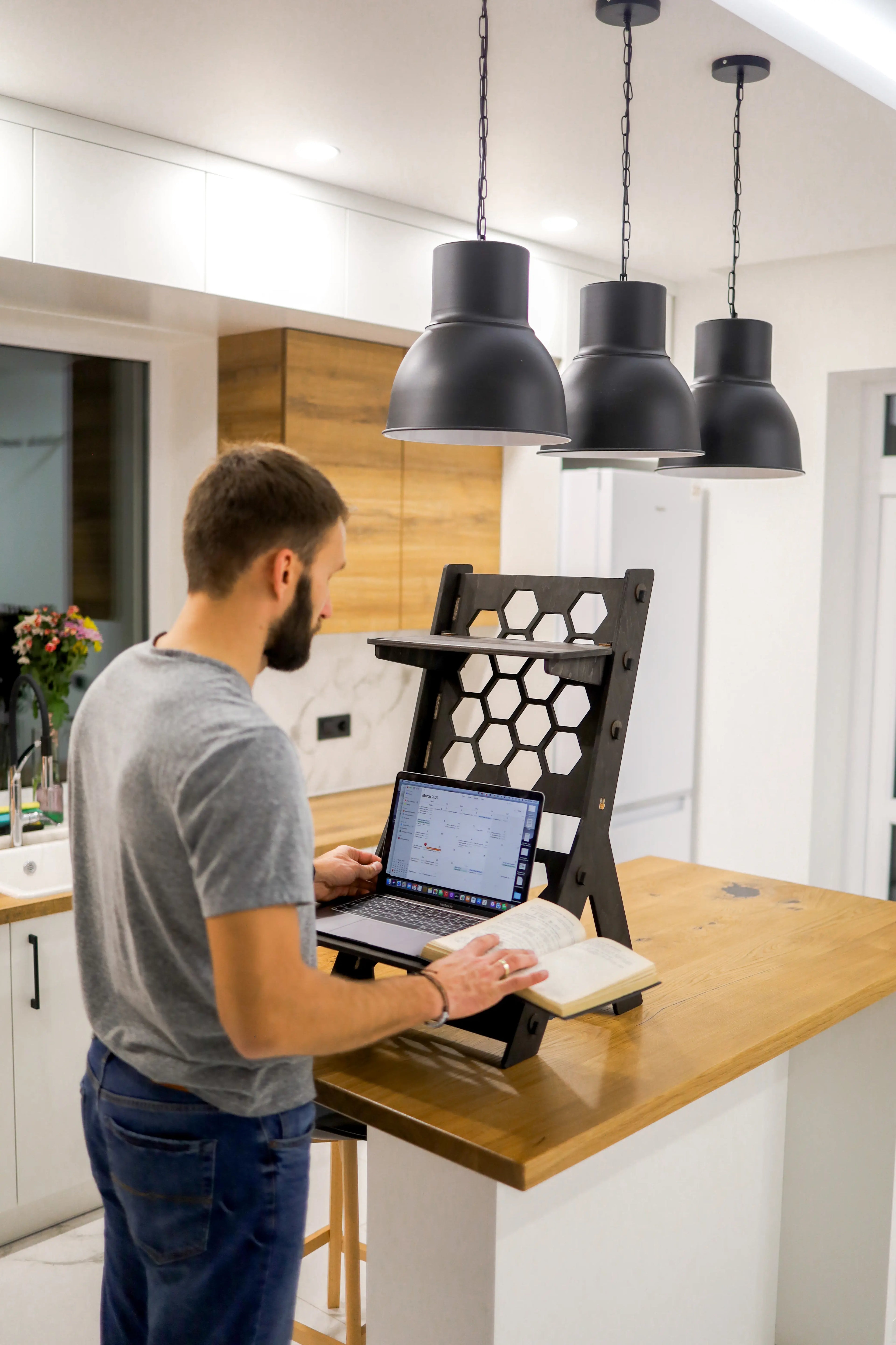Standing desk "Y" Honeycombs
