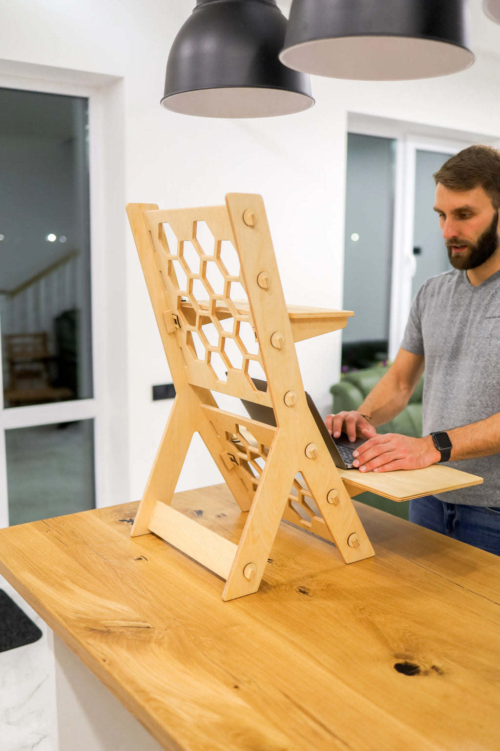Standing desk "Y" Honeycombs