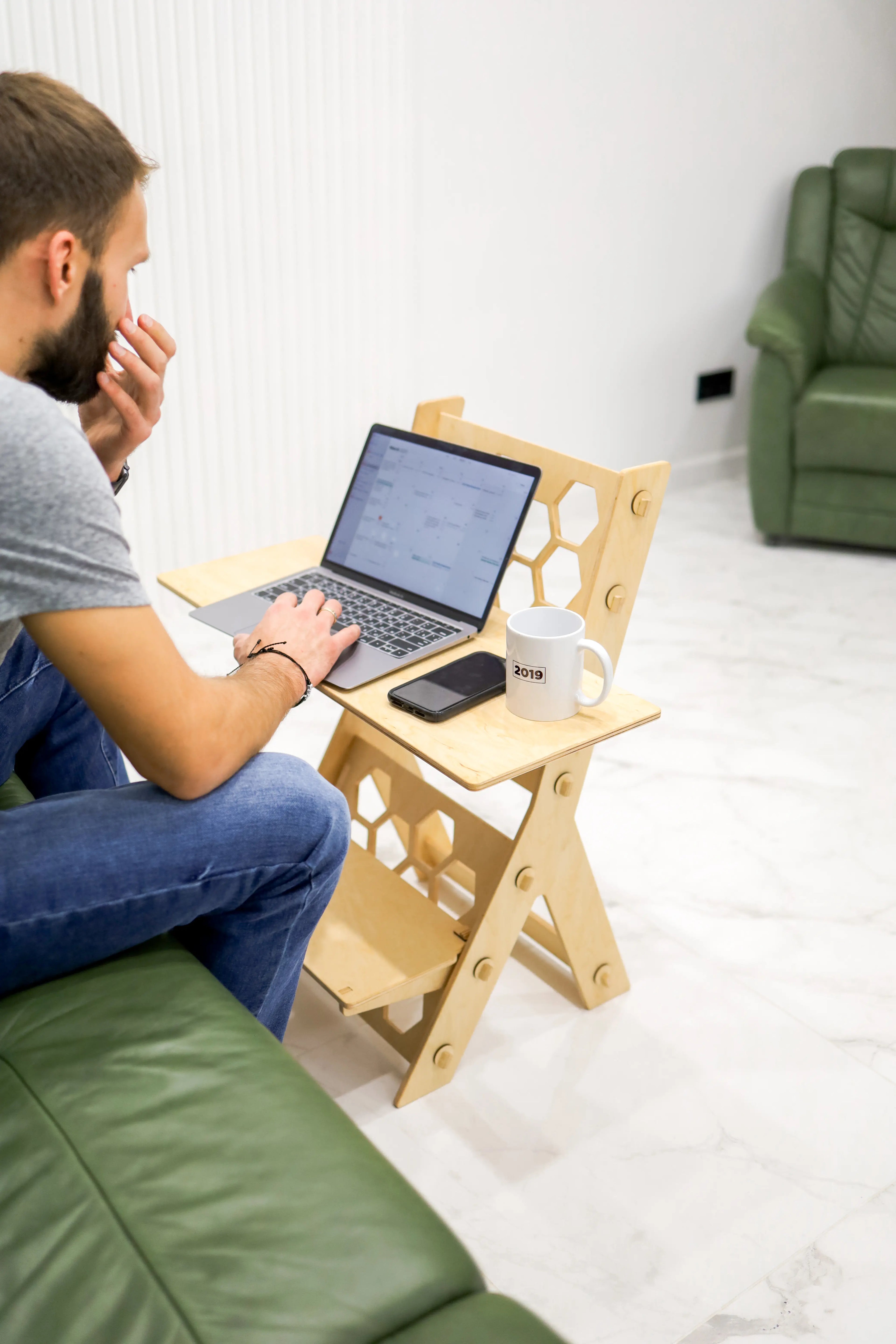 Standing desk "Y" Honeycombs