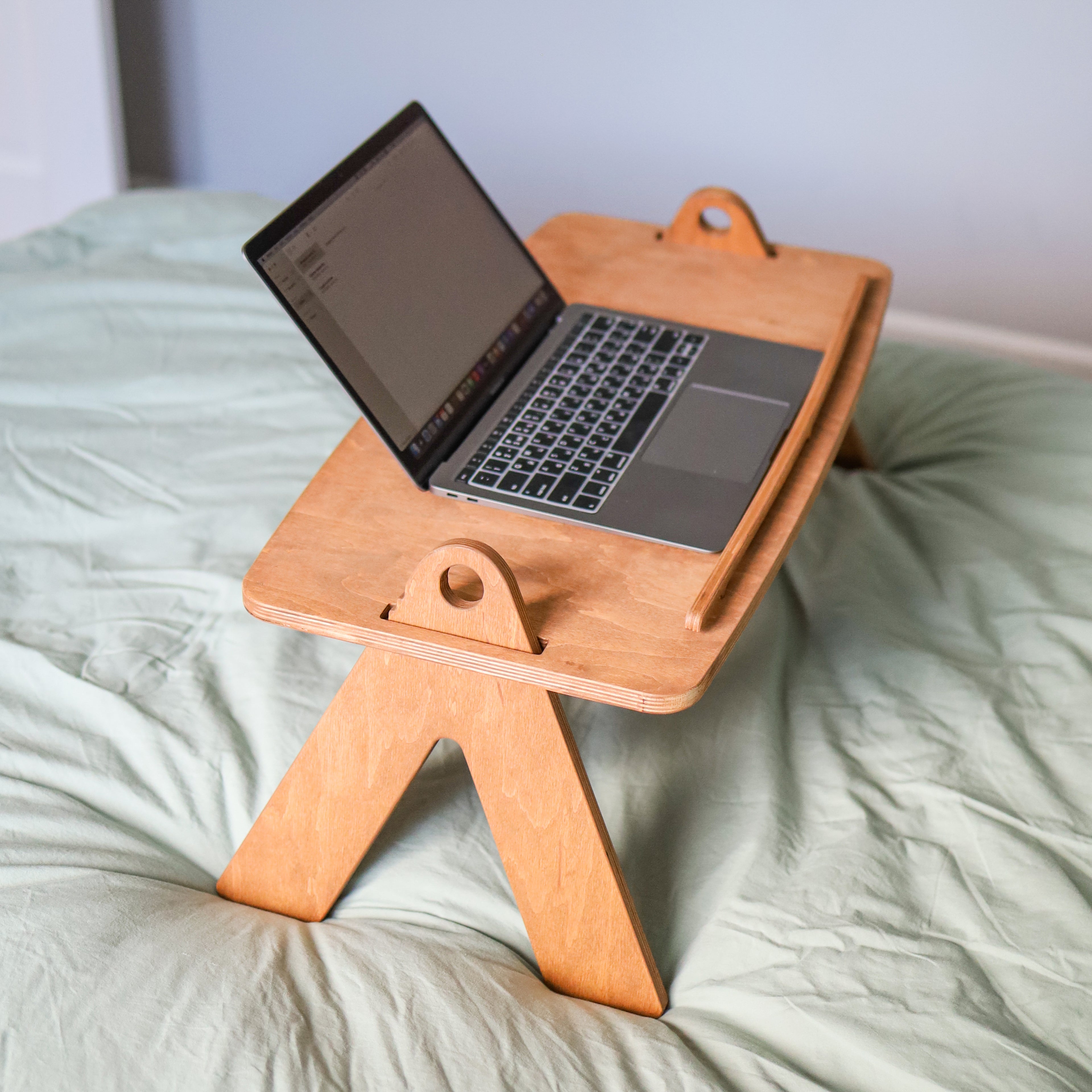 Bed table "Nomad"